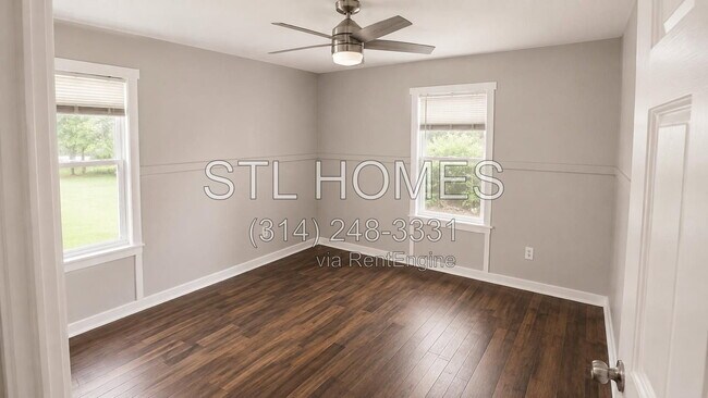 Building Photo - 314 Clubview Dr