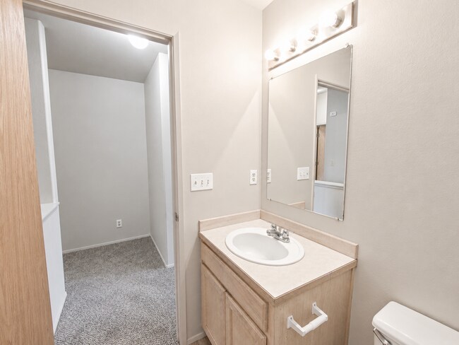 Building Photo - 2950 NE Nikki Ct
