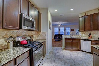 Building Photo - 24319 Bay Hill Blvd