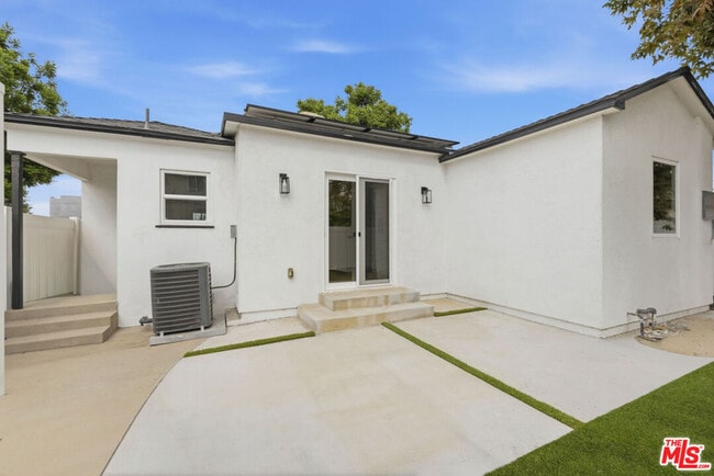 Building Photo - 6328 Camellia Ave