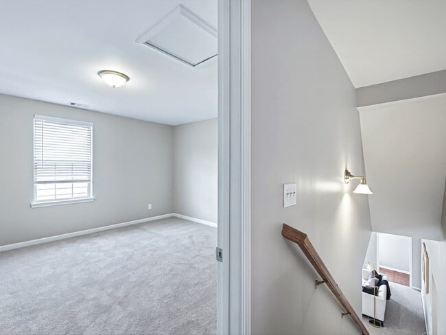 Building Photo - 2438 Arden Village Dr