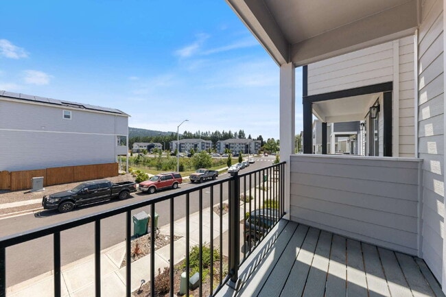 Building Photo - Charming 2-Bed with 2.5 Baths in Newberg