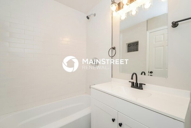Building Photo - 4 Bedroom Pet-Friendly Home in HUEYTOWN, AL with Main Street Renewal