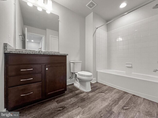 Building Photo - 14583 Lakestone Dr