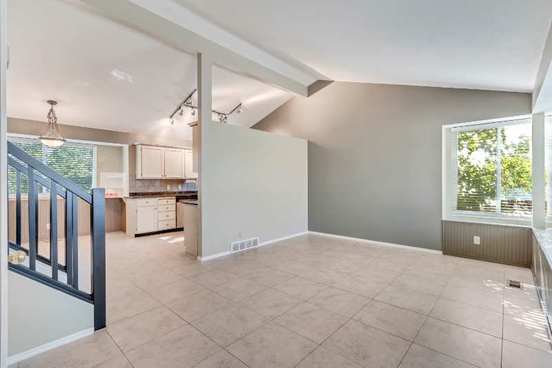 Building Photo - 582 Meadow Hill Dr
