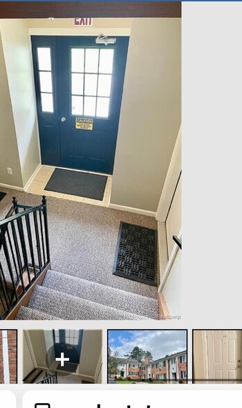 Building Photo - 525 Fairbrook St