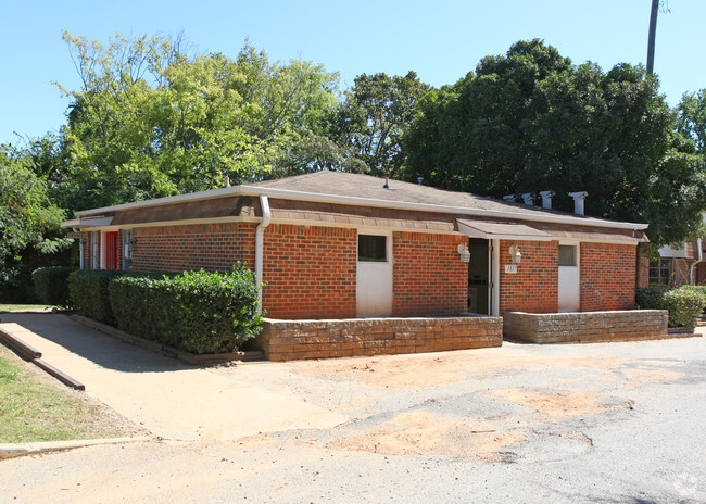 Building Photo - Amberwood Apartments