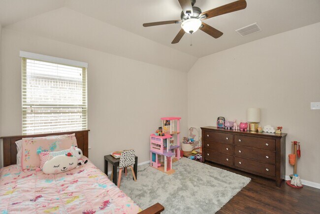 Building Photo - 17510 Woodfalls Ln