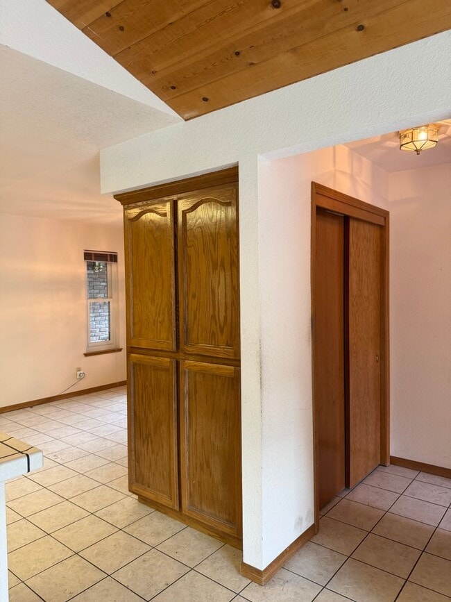 Building Photo - 5523 Freeman Cir