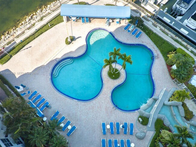 Building Photo - 3530 Mystic Pointe Dr
