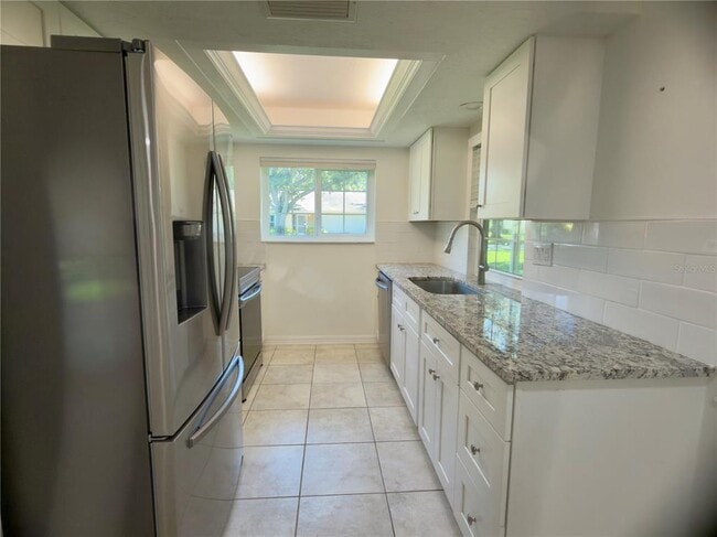 Building Photo - 4001 Oakhurst Dr