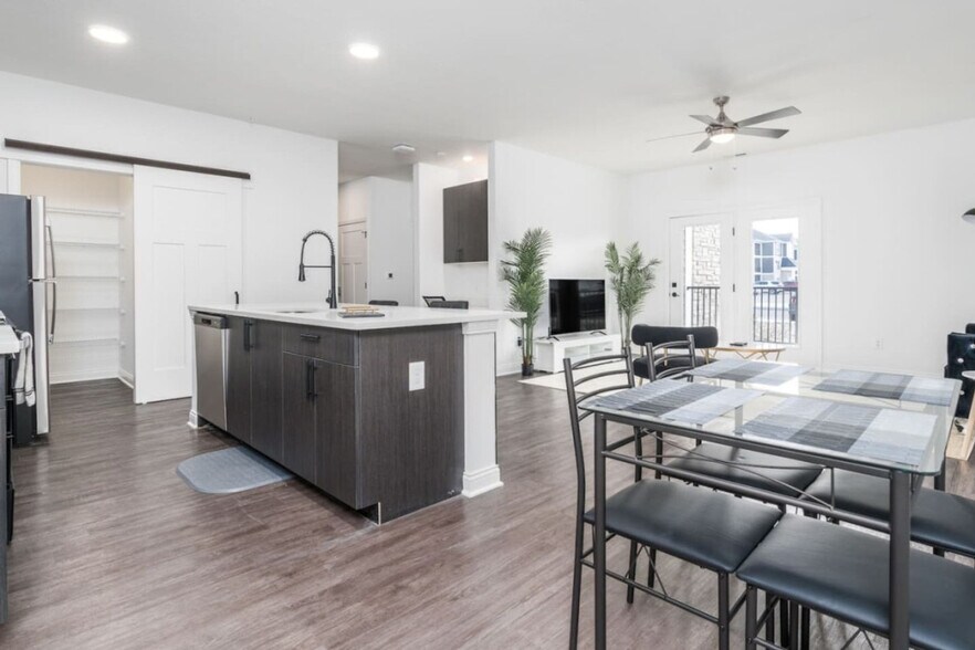 Building Photo - 5821 Elevated Way