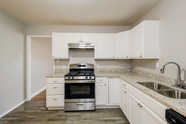 Building Photo - 4732 SE 24th St