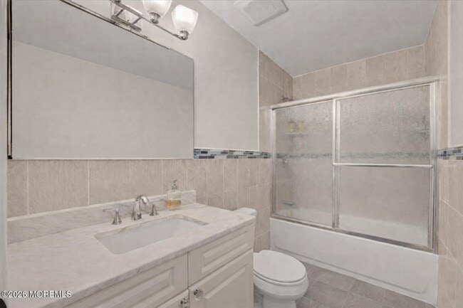 Building Photo - 306 Bromley Pl