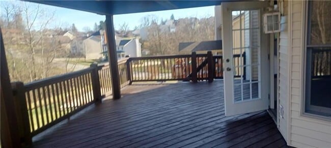 Building Photo - 4 bedroom 2.5 bath Home fo r rent Irwin, PA 15642