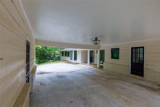 Building Photo - 7330 Hunters Branch Dr NE