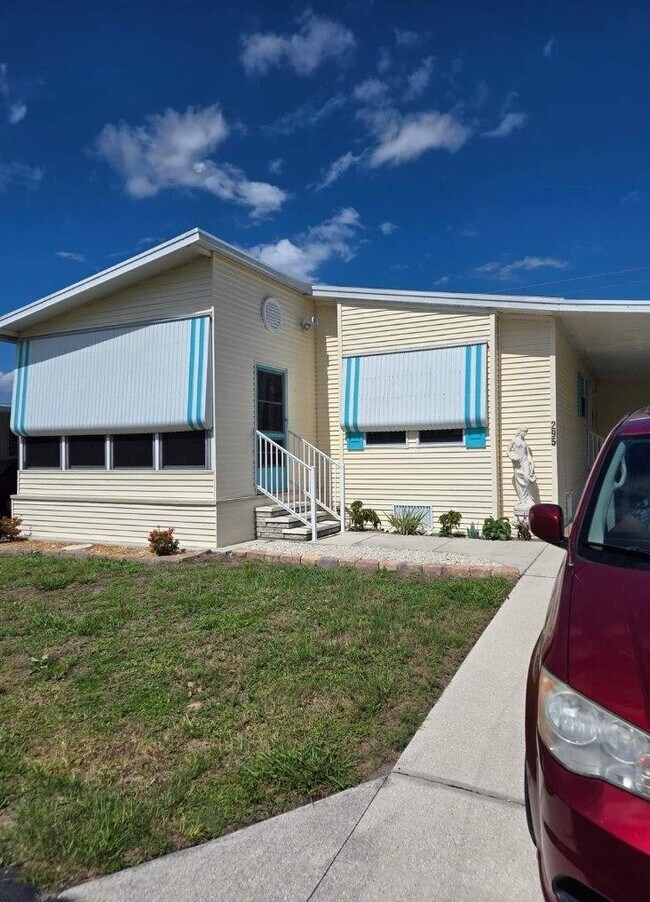 Building Photo - Beach House