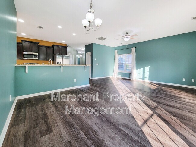 Building Photo - 4 Wisner Ct