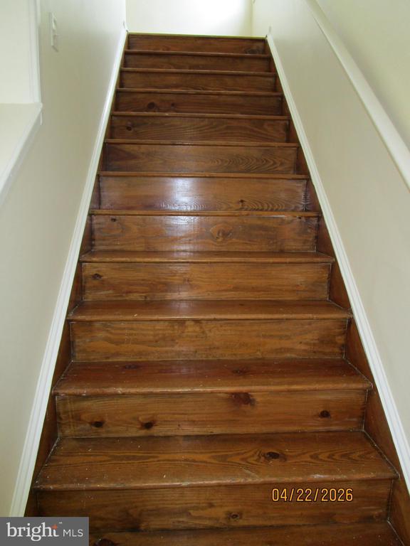 Building Photo - 540 Thompson St