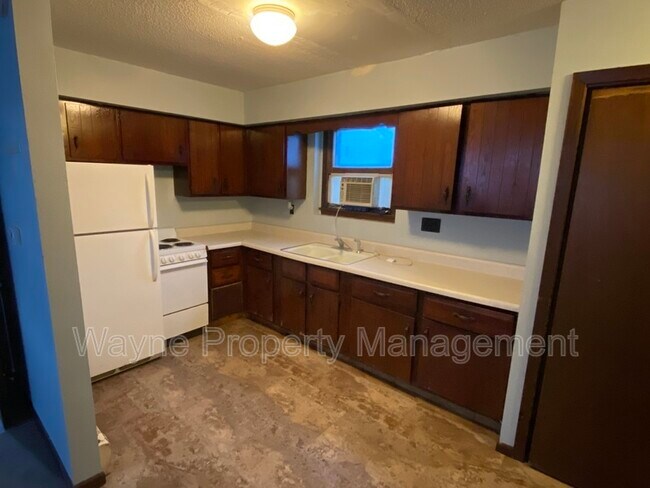 Building Photo - 1215 2nd St