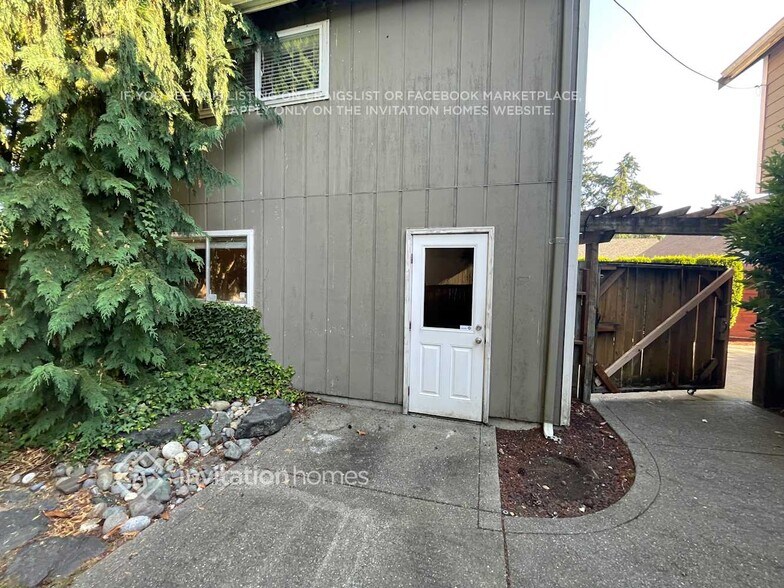 Building Photo - 218 Summit Ave