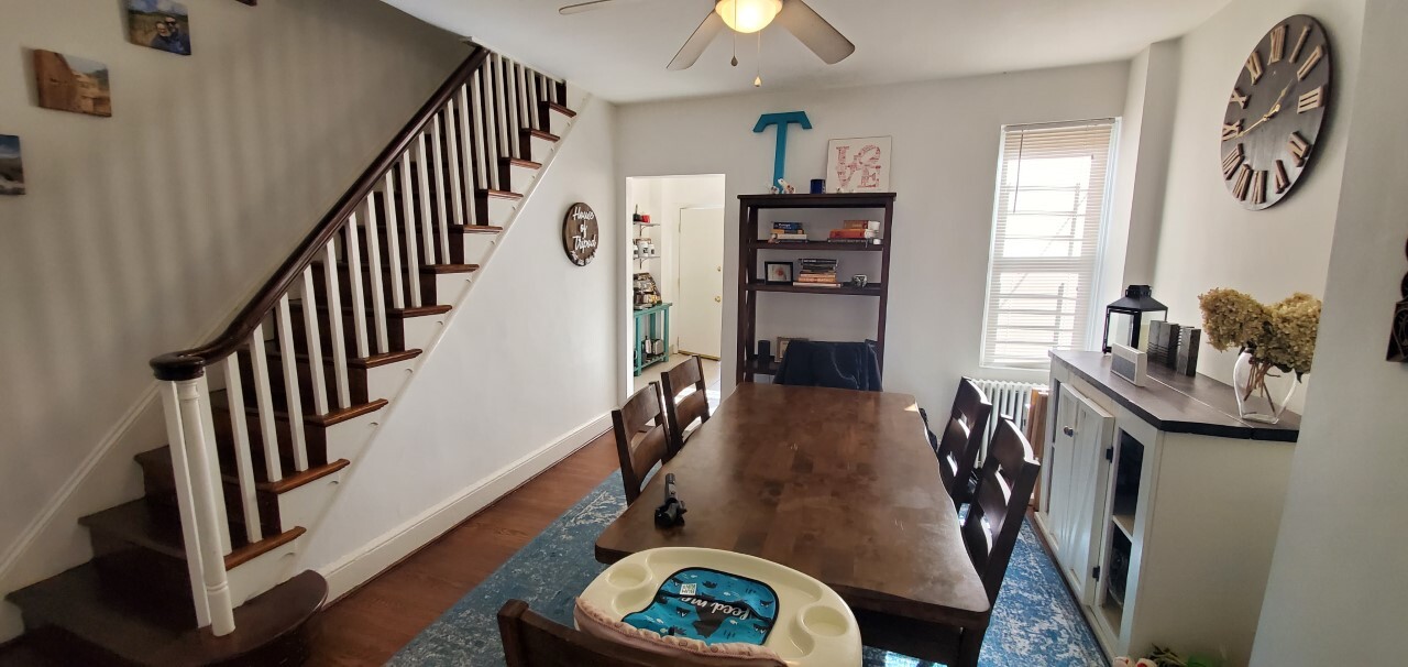 Building Photo - 1818 Montrose St