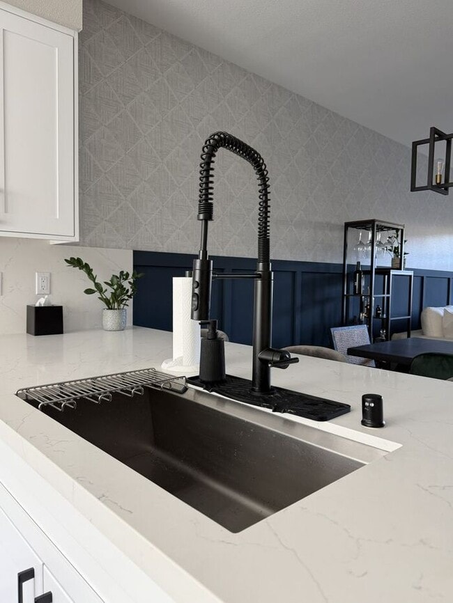 Building Photo - Luxury Living in Fountaingrove Wine Country/ Excellent location with rare views/ Fully upgraded i...