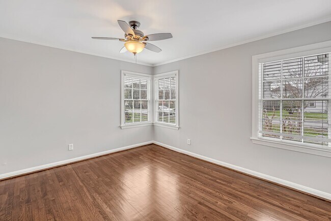 Building Photo - 1004 Lawrence St