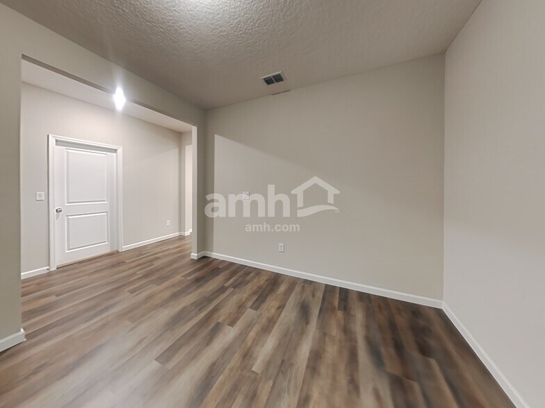 Building Photo - 120 Hemlock Point