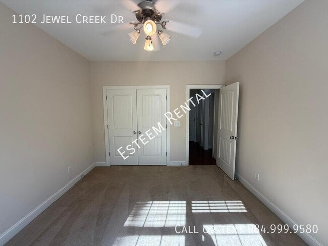 Building Photo - 1102 Jewel Creek Dr