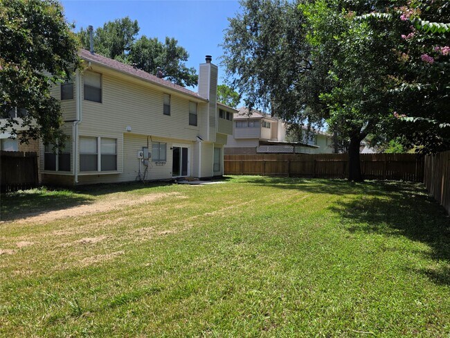 Building Photo - 12902 Skymeadow Dr