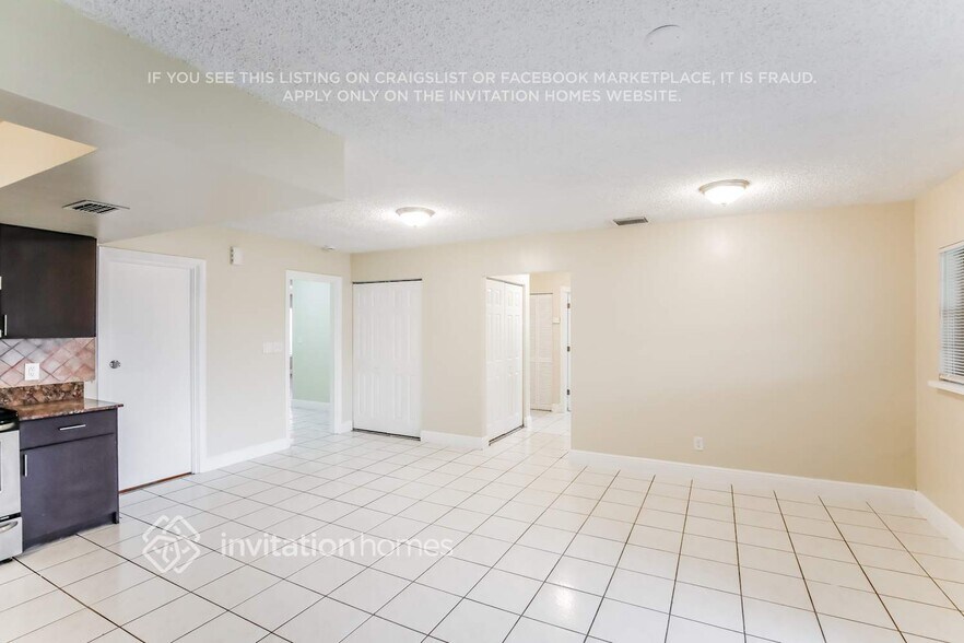 Building Photo - 6700 NW 22nd Ct