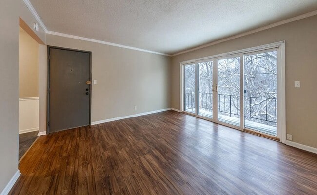 Building Photo - Modern 2BR Condo at Pembroke Gardens – Balcony, Pool Access & Utilities