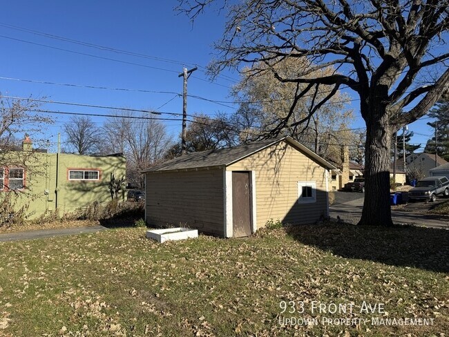 Building Photo - 933 Front Ave