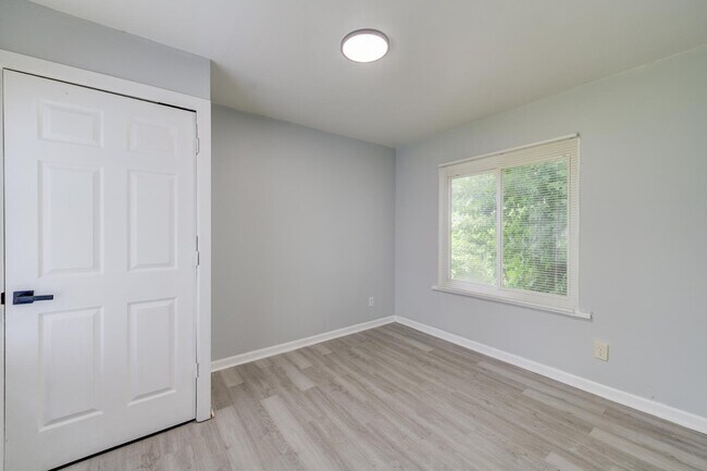 Building Photo - 8067 Aline Ave