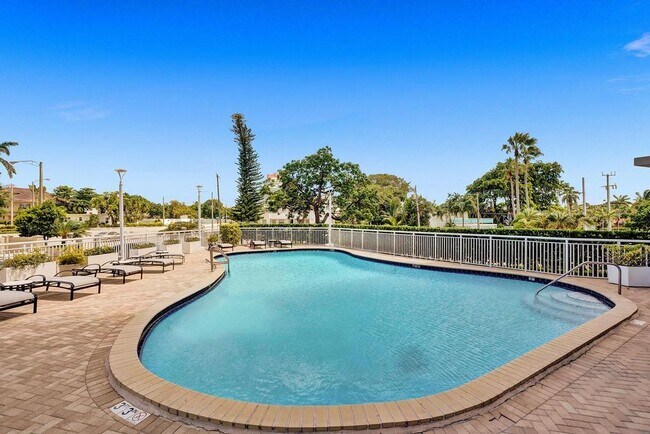 Building Photo - 2701 N Ocean Blvd