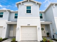 Building Photo - 206 SE Woodbark St