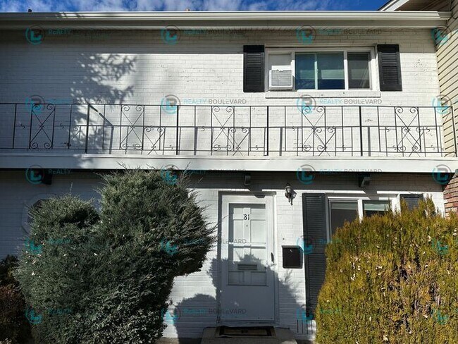 Building Photo - 2-bed, 2-bath, 2-story townhome with pool and park like setting outside the front door.