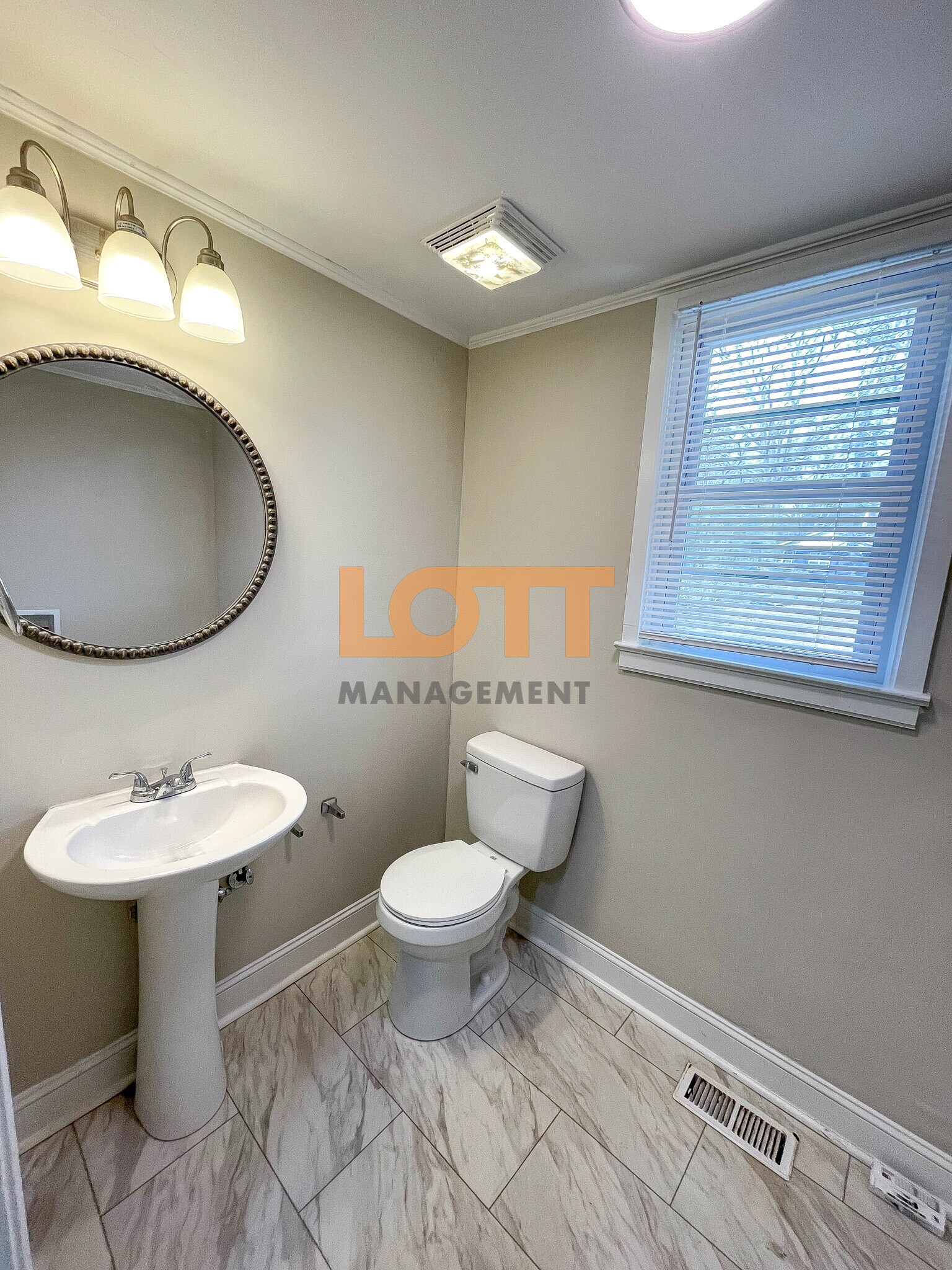 Building Photo - 206 Wilbanks St