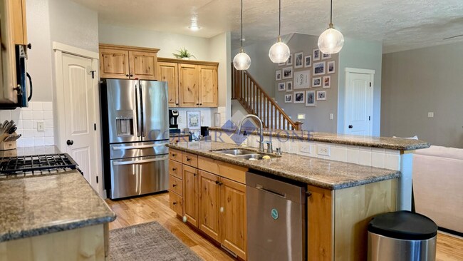 Building Photo - Stunning Home In Desired Woodbridge Subdivision!