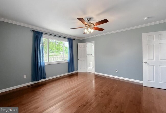 Building Photo - 1200 E Patuxent Dr
