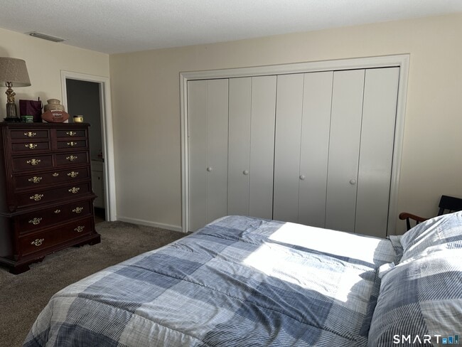 Building Photo - 208 Timber Ln