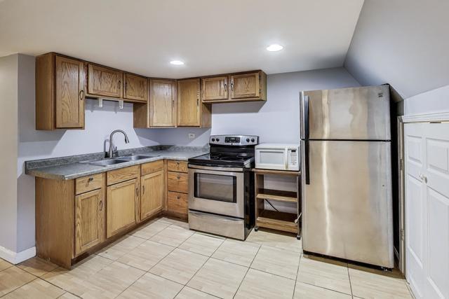 Building Photo - 5440 N Ashland Ave