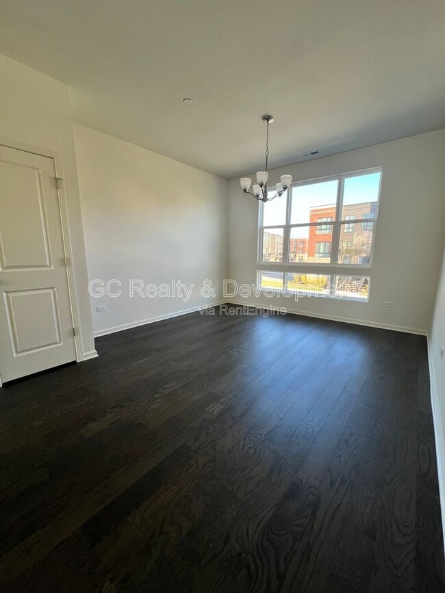 Building Photo - 1265 Lakepointe Dr