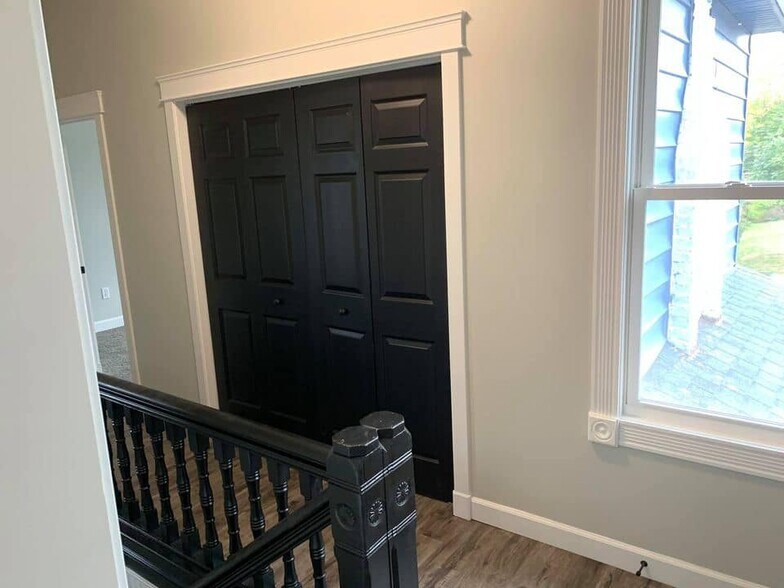 Building Photo - 416 W Sycamore St