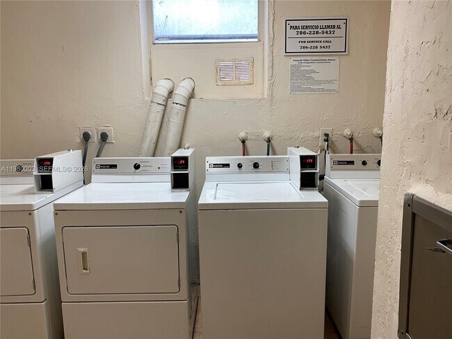 Building Photo - 801 NW 47th Ave