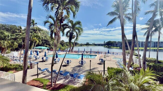 Building Photo - 9340 Lagoon Pl