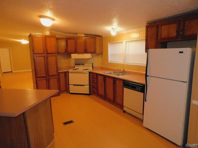 Building Photo - 498 Berry Hollow Rd