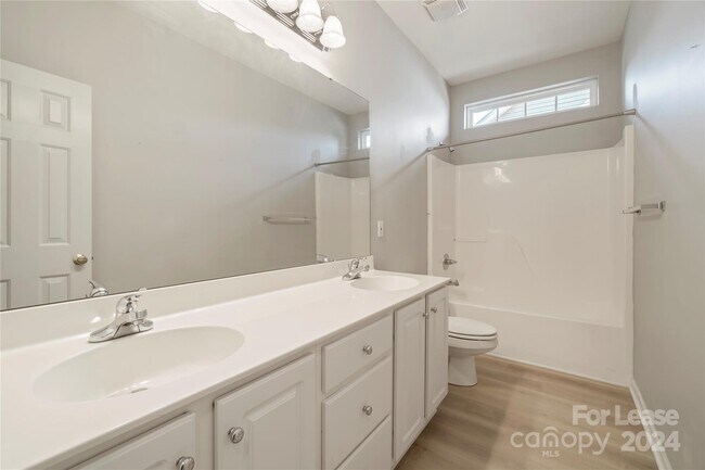 Building Photo - 20309 Northport Dr