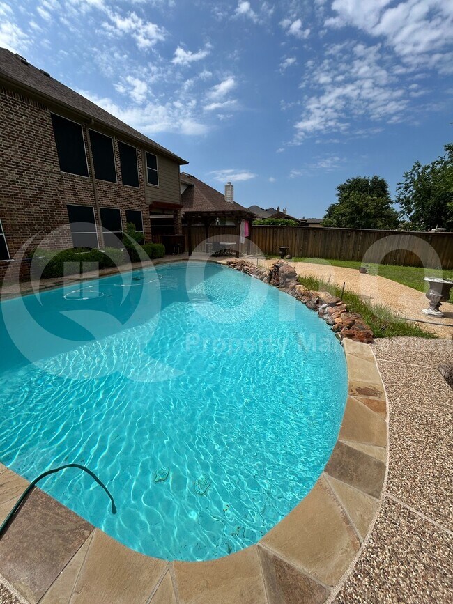 Building Photo - 608 High Meadow Dr